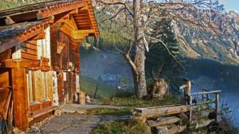 Romantisches Weidhaus, YETI