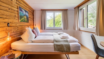 Chalet bim Spycher - Rustic modern Studio